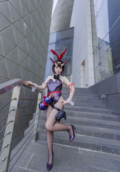 魅魔双腿夹住腰部榨汁的导演是谁