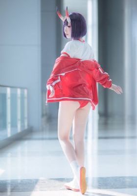 年轻胸大的阿韩国